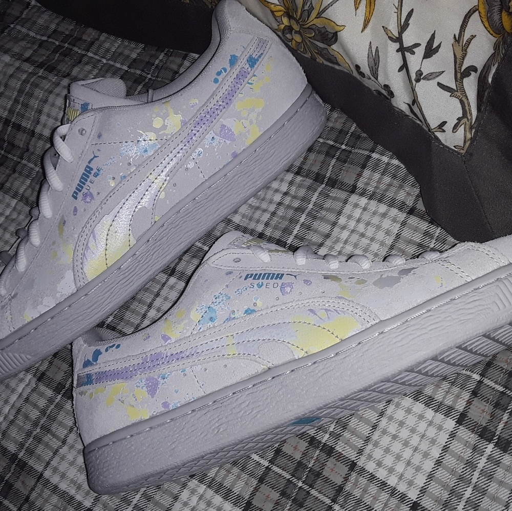 Mens pumas size 10